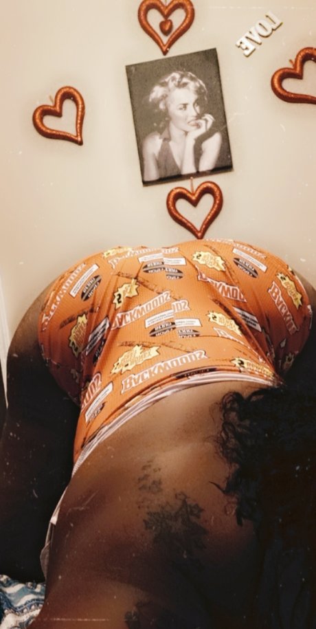 Bluu Dior pornstar pretty pictures