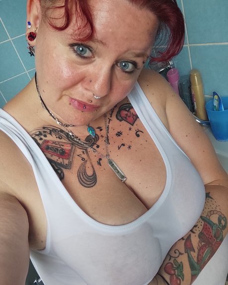 Isi star sexy picture