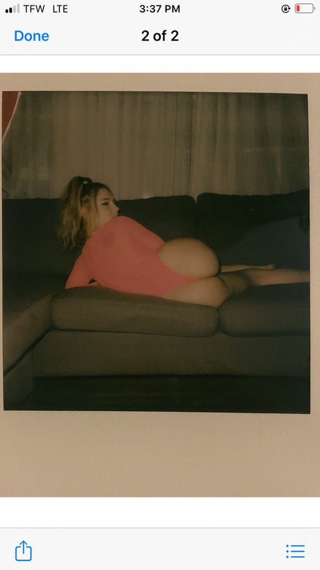 Darby naked model img