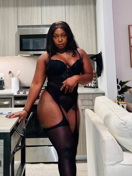 Dark Skin Desires nudes actress pic