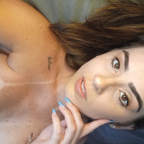 N Roberta model adult photos