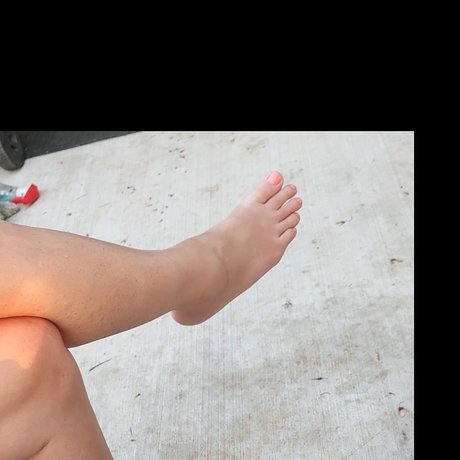 MyWifesFeet69 xxx model image