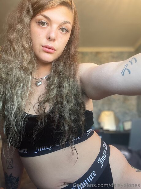 Daisy Jones FREE PAGE_ erotic model images