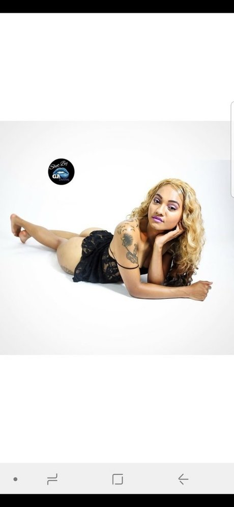 LoveCyn model nudes pic