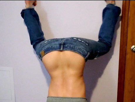 Natural Kelly s Butt Crack star pornographic pic