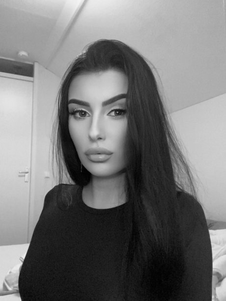 Chriss model pornographic images