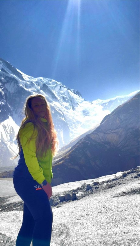 Carina Carina model hot picture