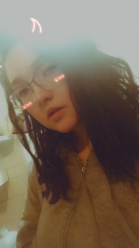 Meghan Simington porn model images