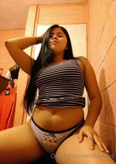 Nayer sexy model photo