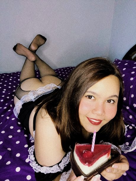 Bella Asian BBW FREE nude actress pics