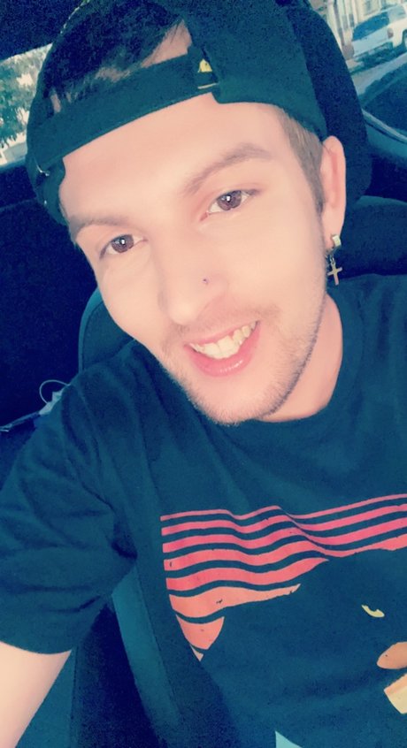 Dy lan King pornstar sex photo