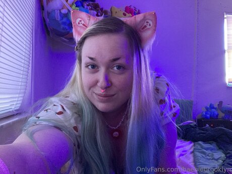 Brooklyn Baebie nude model pics