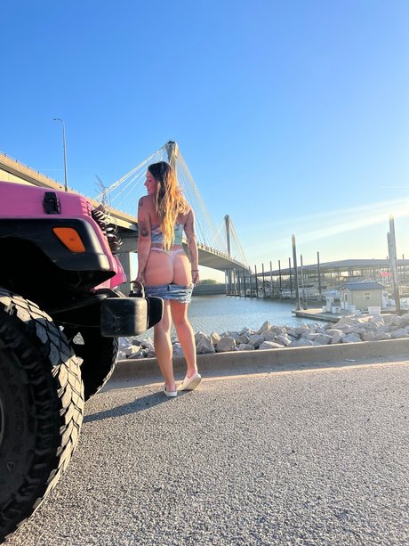 Courtneyyy_ model pretty image