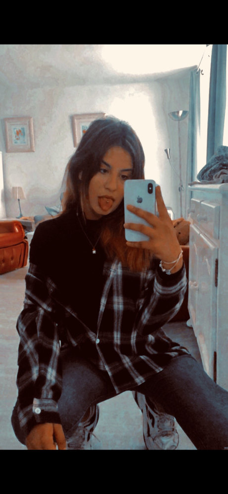 Annaheeer nudes model photo