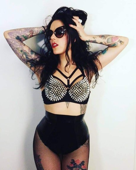 Deadlysin pornstar erotic photos