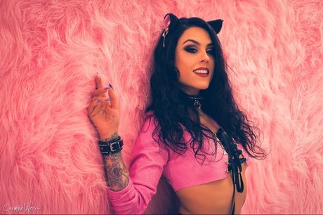 Deadlysin model perfect pics