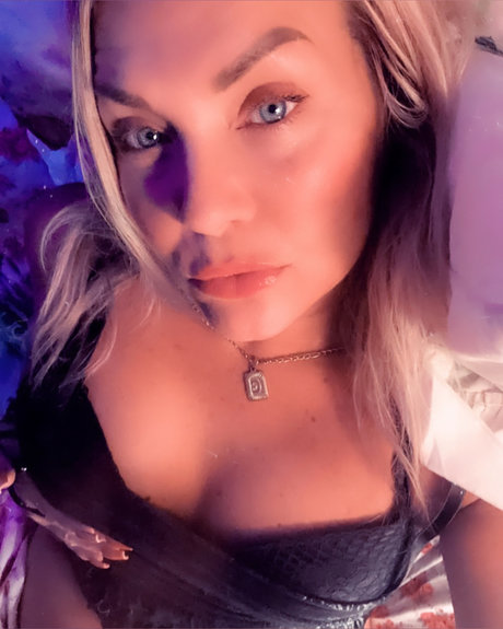 Miss Ginni naked actress pic