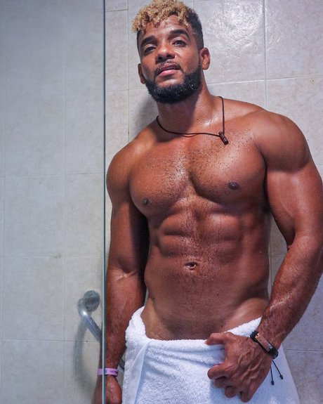 Edwynfree nude star pictures