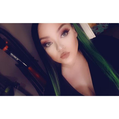 Creamylau star erotic pic