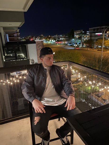 Alonzo Riccardi pretty star photos