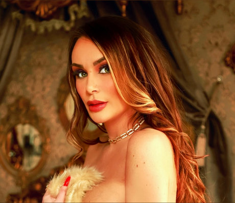 N I C O L E M U N I Z O F I C I A L_ pornstar exclusive images