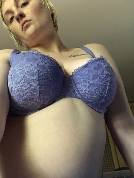 Nicki brand pornographic model images