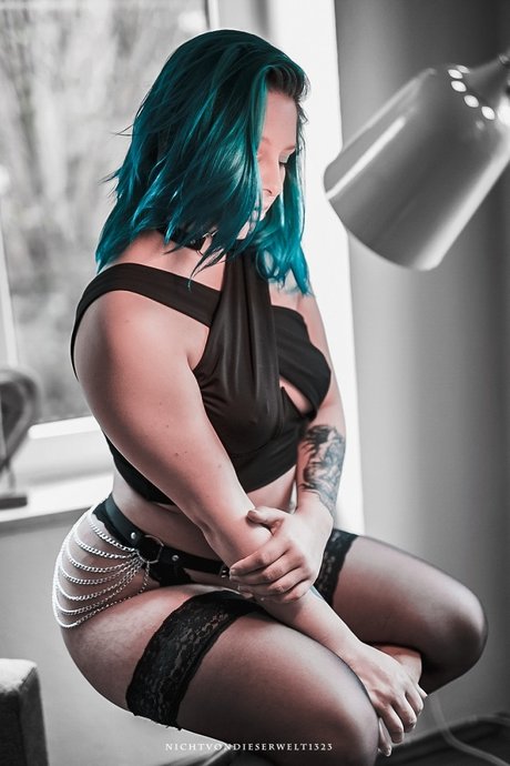 Nichtvondieserwelt model gallery