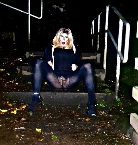 Nichola bimbo xxx actress pics