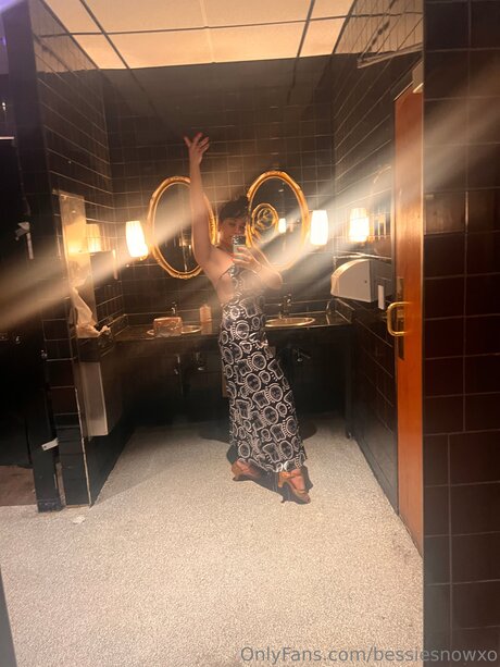 Bessie Snow model porn pics