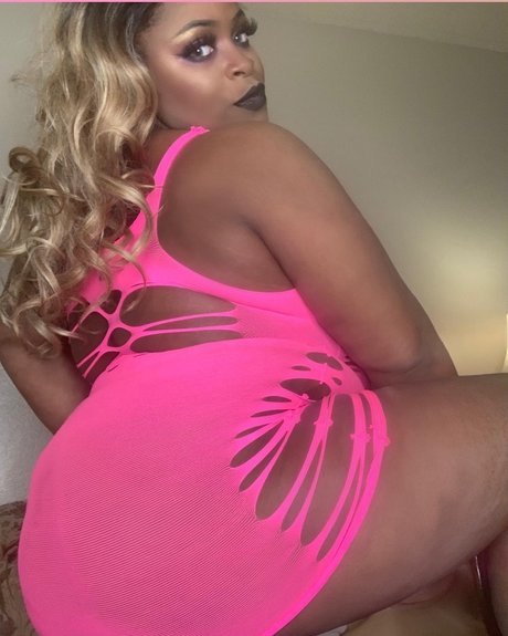 Alleywhoo nice model picture