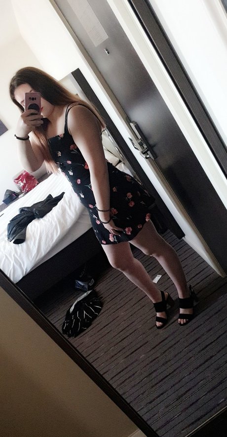 Autumnwillows pretty actress pics