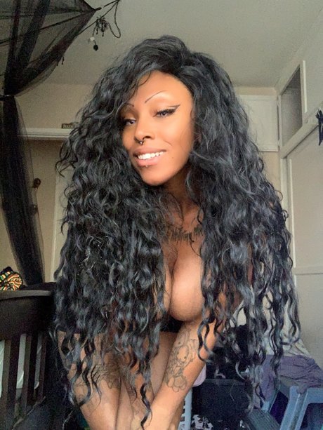 Nikki Nuit naked actress image