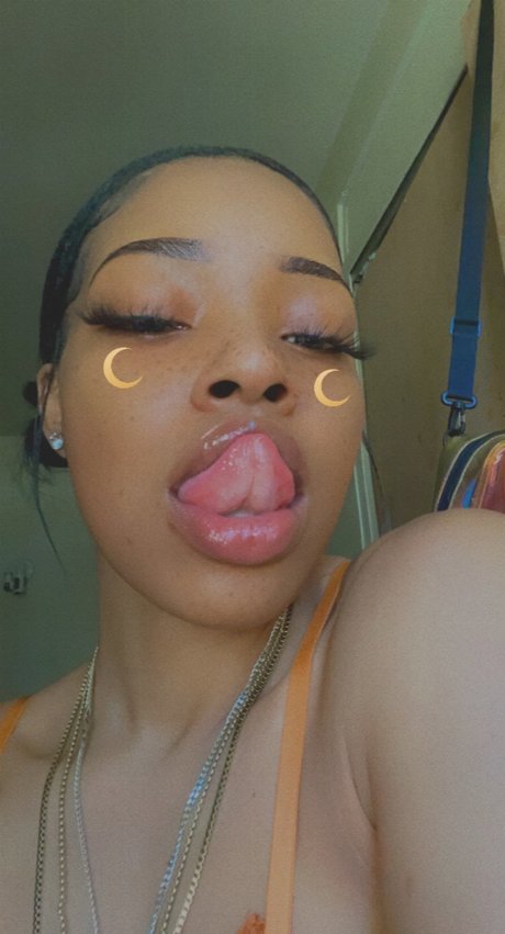 Nikeya star pornographic image