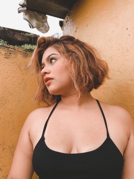 Nicolle Cornejo model art pictures