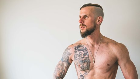 Juan Peral exclusive actress pic