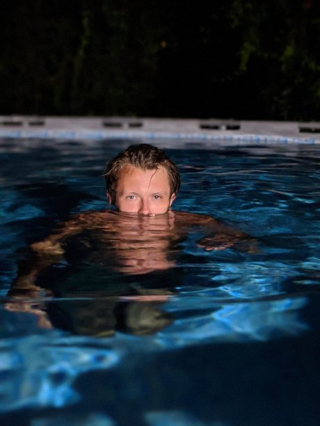 Noah Lee nice actress pictures