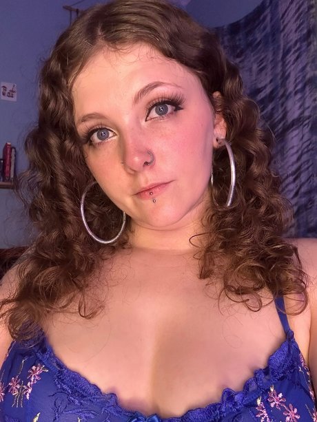 Aly Lee pornstar pictures