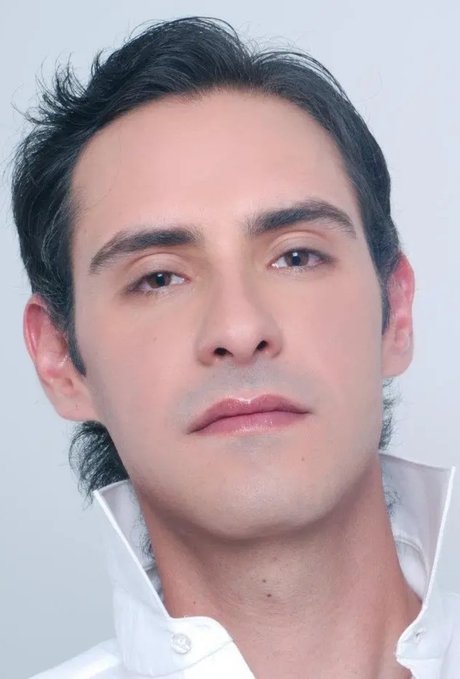 Niko Ro model nude image