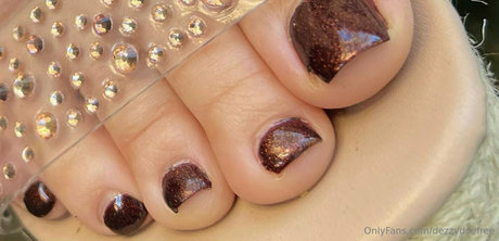 dezzydoefree pornstar nude image