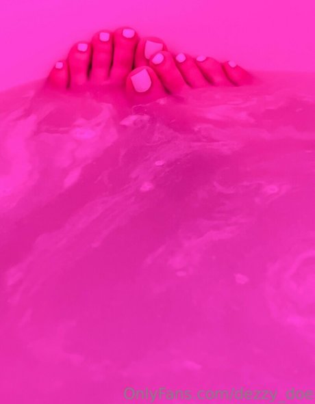 dezzydoefree star adult pictures