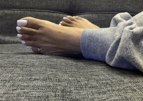 pujaprettyfeet beautiful model pics