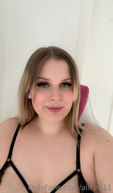 shemale handjob onlyfans hot pic