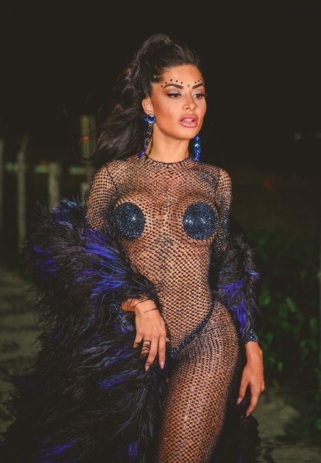 Aline Riscado pornstar naked picture