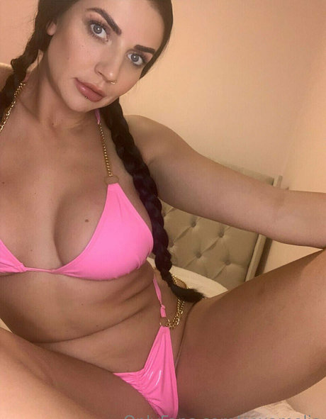 coxamelia beautiful actress archive