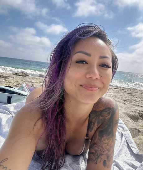 Cynthia Leu sex actress photo