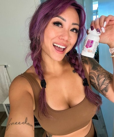 Cynthia Leu model perfect pics