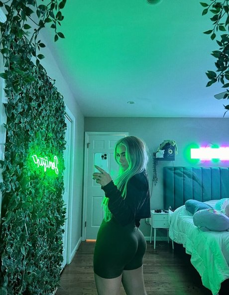 skinny blonde milf onlyfans hot nude galleries