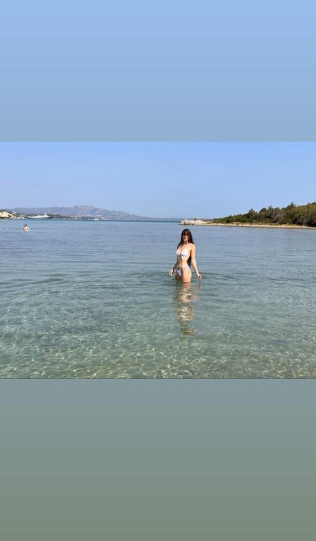 Scout LaRue Willis sexy model picture