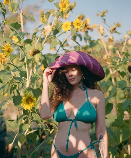 asian yoga onlyfans pretty pic