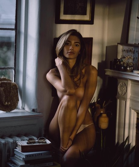 Cindy Mello pornstar nude img